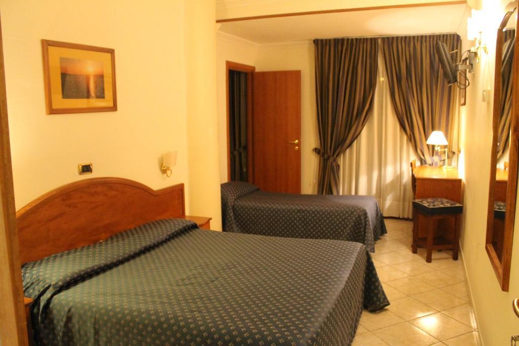פיאנו די סורנטו Hr Hotel & Spa חדר תמונה